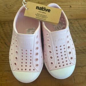 *NEW Native Jefferson shoes 7C